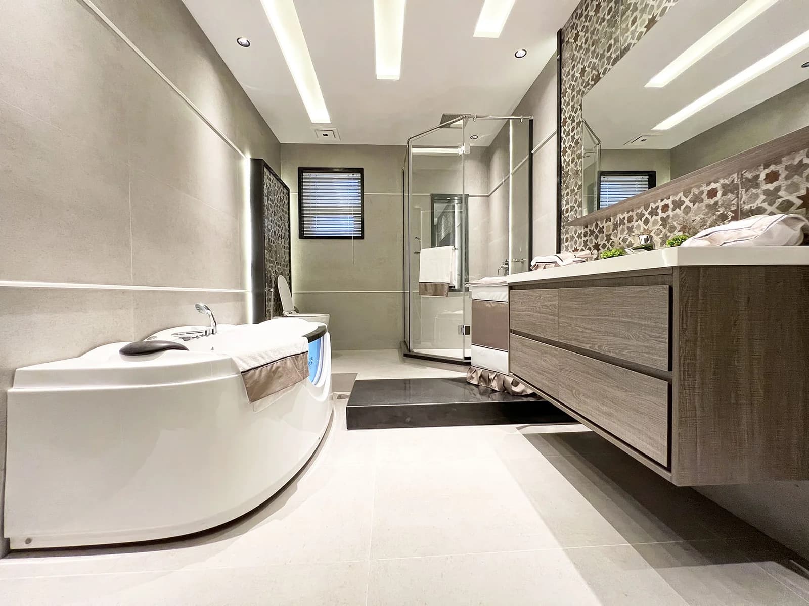 Vista Remodeling – Professional Shower Remodel Services
