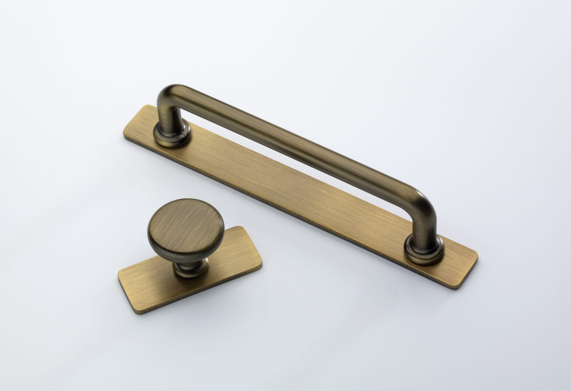 Door Handle Company: Stylish Brass, Black &amp; Glass Door Knobs