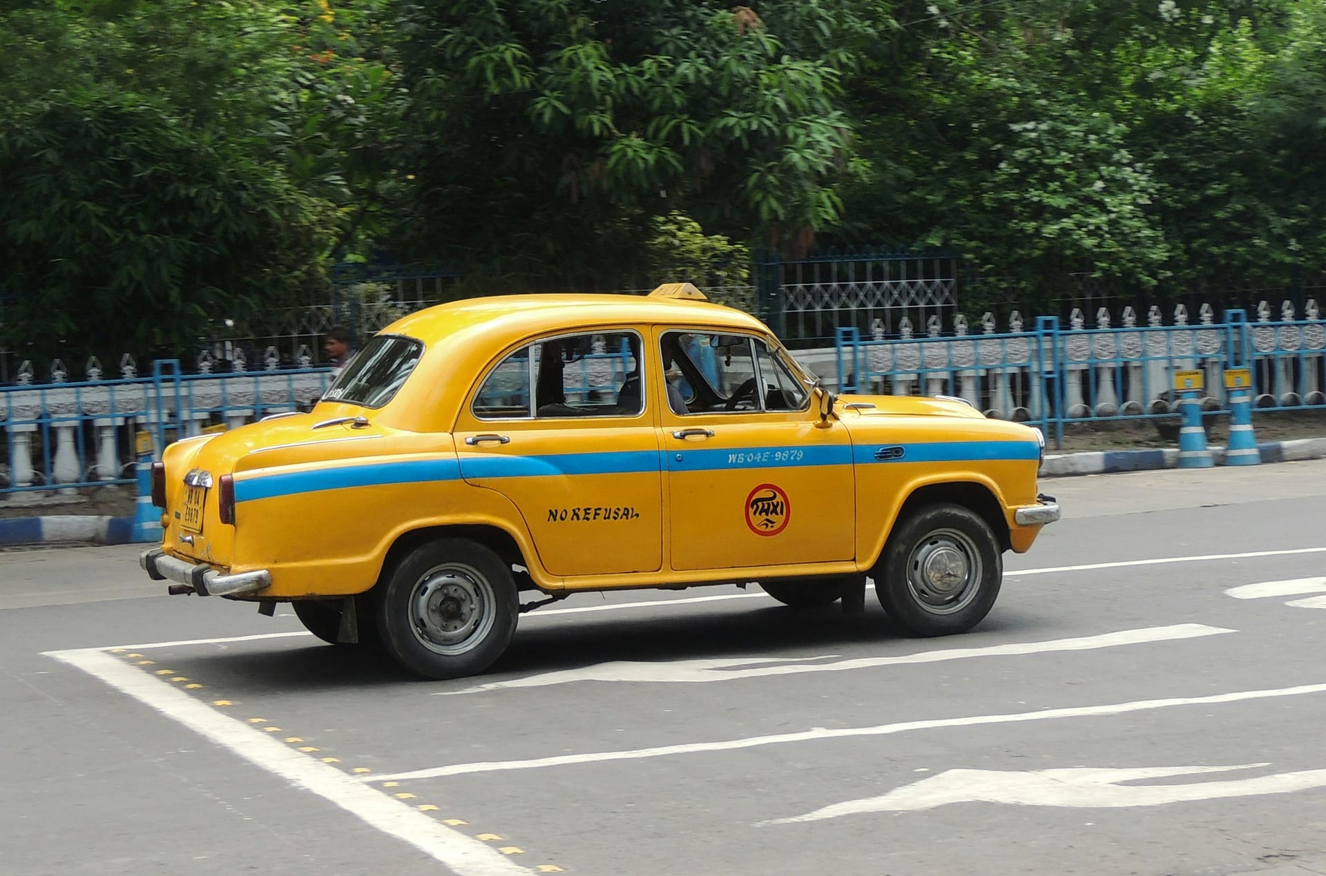 Heathrow Airport Cabs – Fast, Comfortable, and On-Time