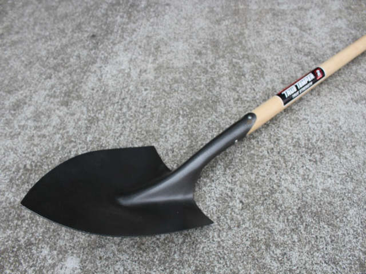 Foxy Manufacturing: Replacement Shovel Handles for Every Job