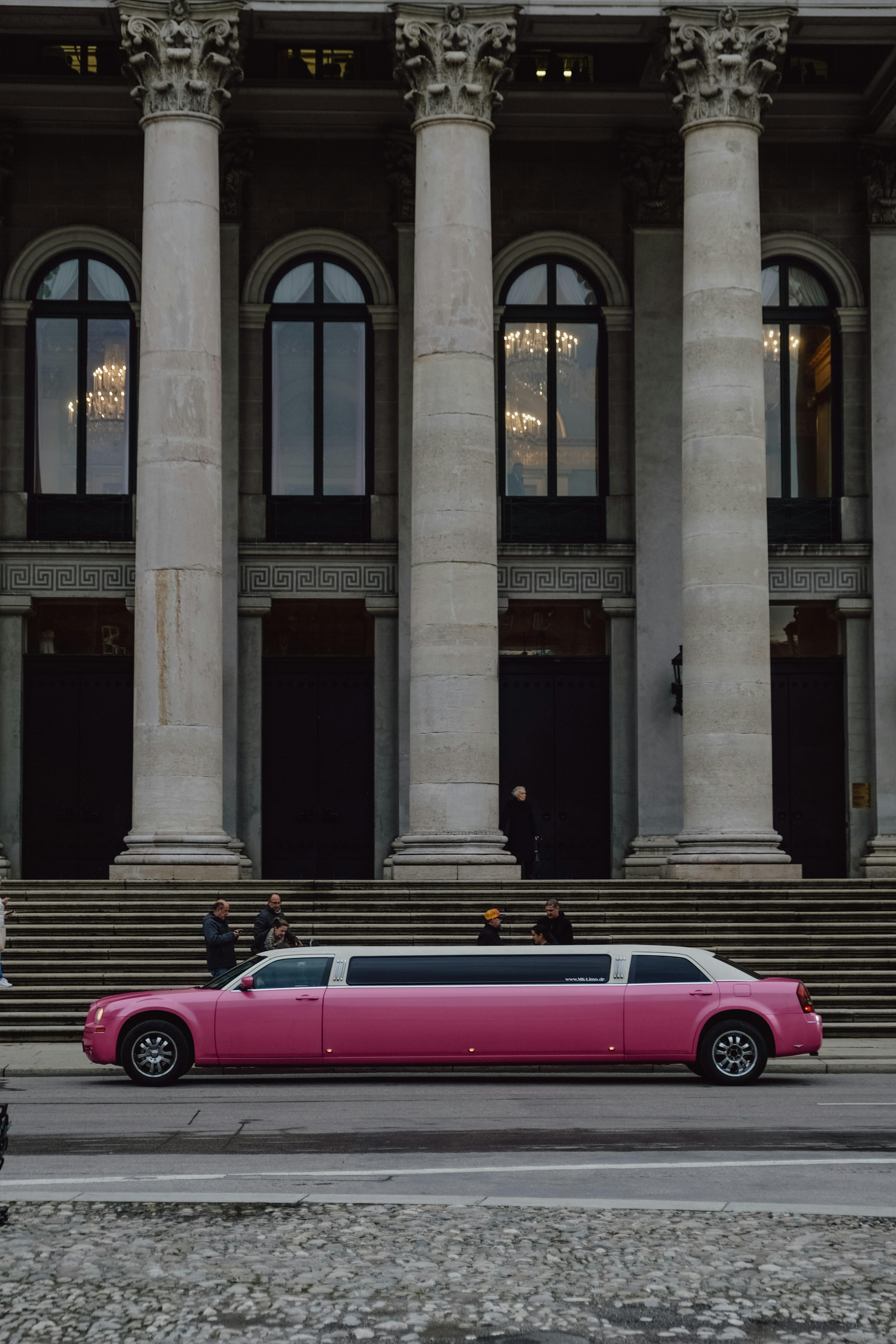 Arrive Like a VIP with a Limo in Miami