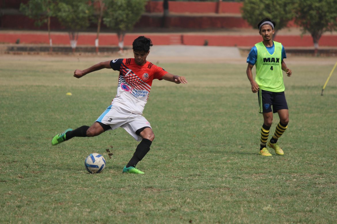 How Long Do College Football Games Last: Factors That Extend Play