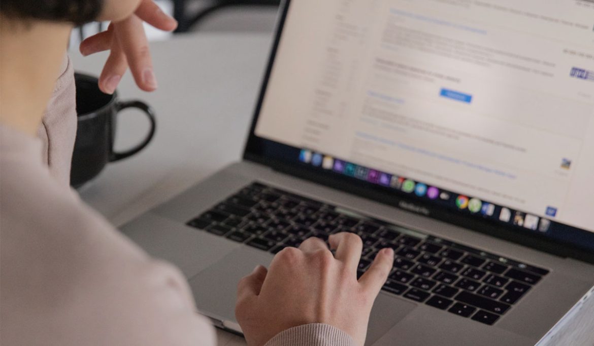 Competitive Intelligence FAQs: Benefits, Challenges, and Solutions